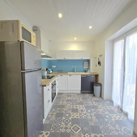 Maison Spacieuse Périgord Pourpre Avec Piscine Partagée - Fr-1-616-498 Monsaguel