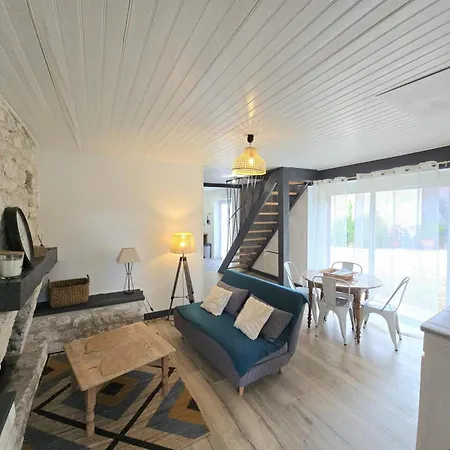 Maison Spacieuse Périgord Pourpre Avec Piscine Partagée - Fr-1-616-498 Monsaguel
